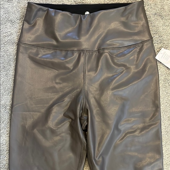 Yogalicious Lady Love Ankle Tight Faux Leather NWT Gray Super High Rise Leggings - Picture 7 of 16